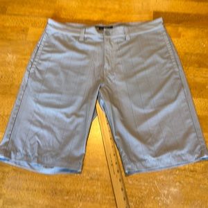 Travis Mathew golf shorts. 92% polyester 8% spandex perfect condition 34 waist